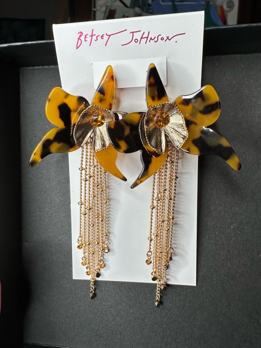 Betsey Johnson Tortoiseshell Floral Drop Earrings with Gold Chains - Picture 3 of 8